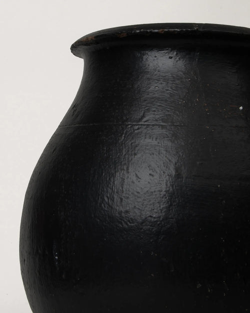 Antique Black Painted Terracotta Confit Pot from Southern Italy (Early 20th Century)